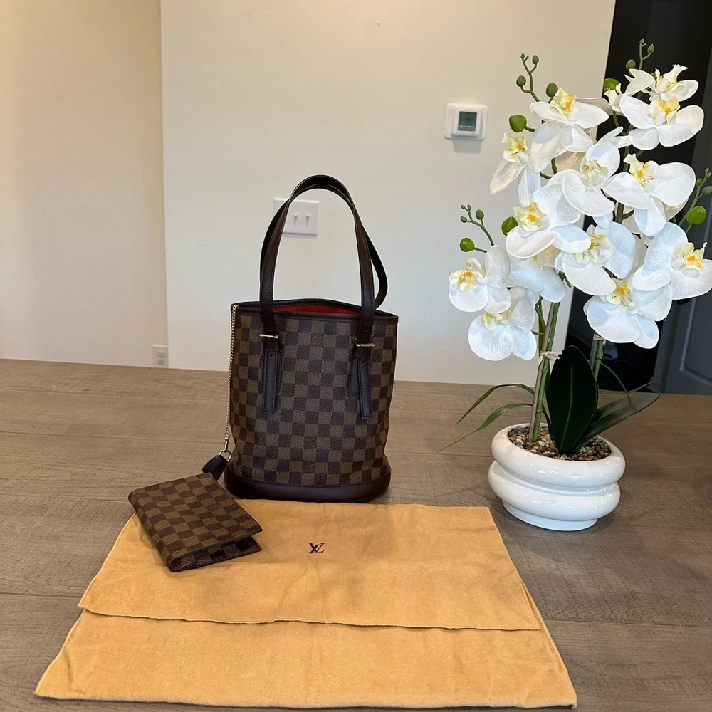 Louis Vuitton Damier Ebene Marais Bucket Bag PM - Picture 3 of 15